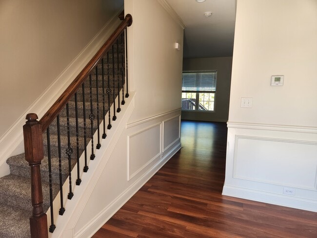 Building Photo - 16613 Rockcrest View Ln