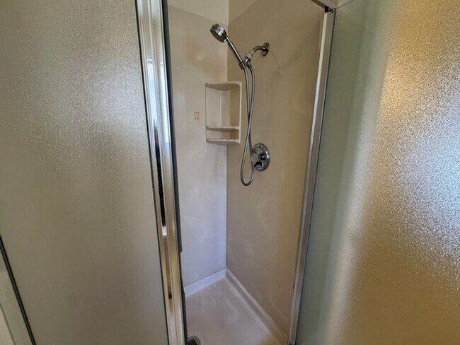 Building Photo - 2 story townhome with attached garage & no shared walls! Move in ready!