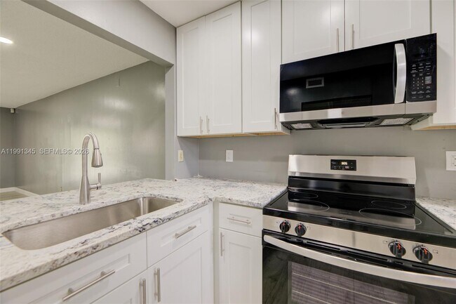 Building Photo - 851 NE 209th Terrace