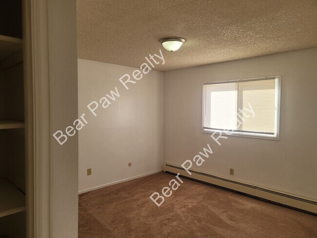Building Photo - 503 Shoshoni St