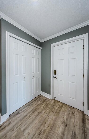 Building Photo - 722 116th Ave N