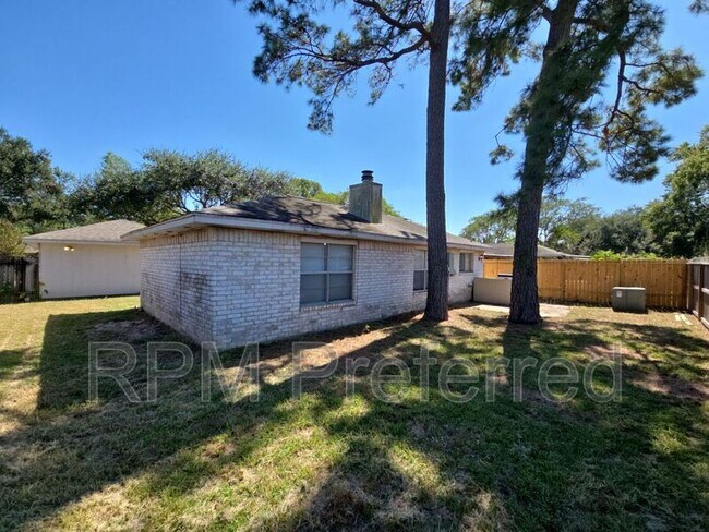 Building Photo - 23207 Pine Post Ln