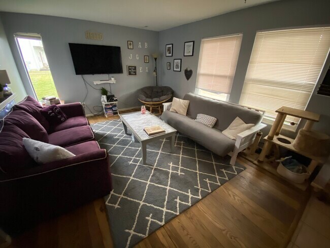 Family Room - 1549 Whitehall Blvd