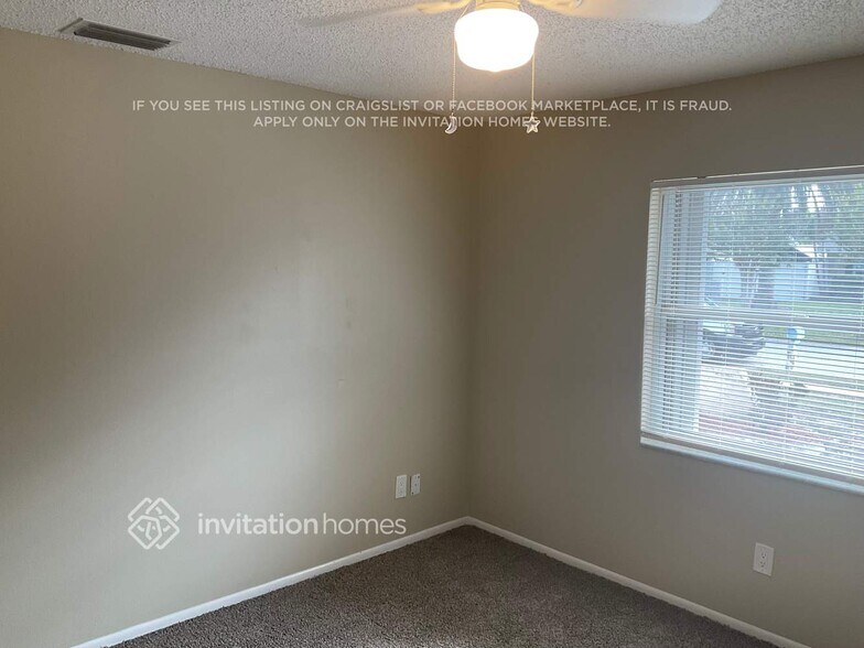 Building Photo - 12810 129th Terrace N