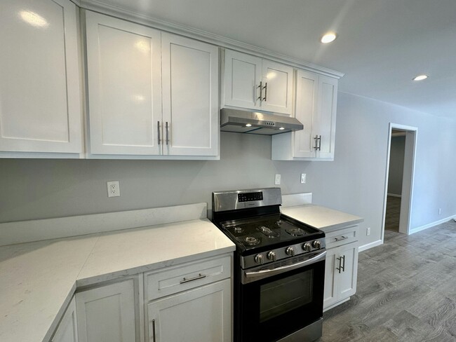 Building Photo - 1591 1/2 West 35th Place