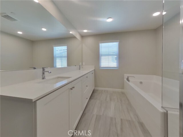 Building Photo - 28209 Dwight Dr