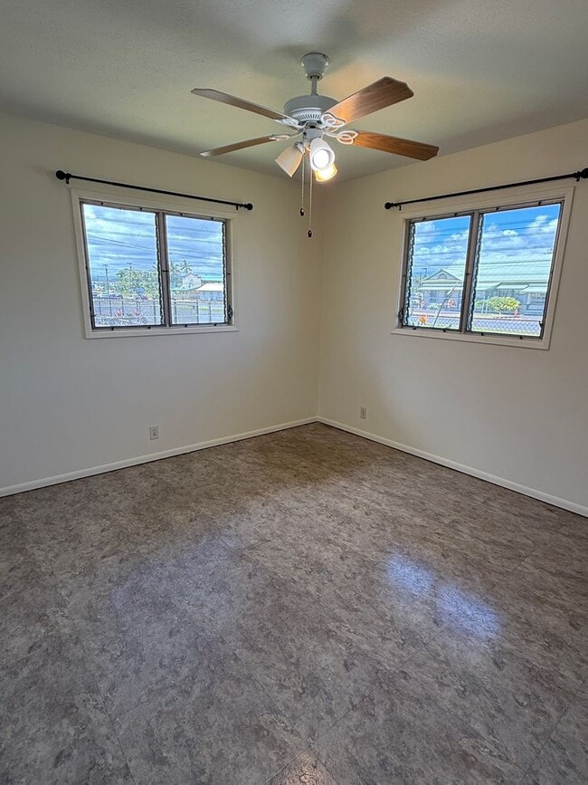 Building Photo - Fully Fenced & Gated 2BR/1BA Home