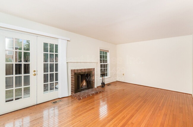 Building Photo - 2514 S Arlington Mill Dr