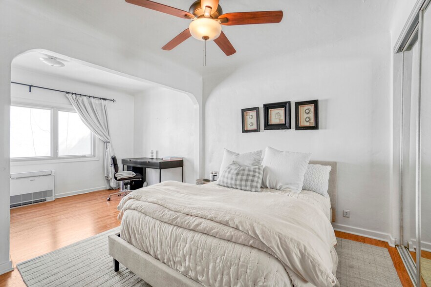 Master Bedroom - 2000 Washington Ave