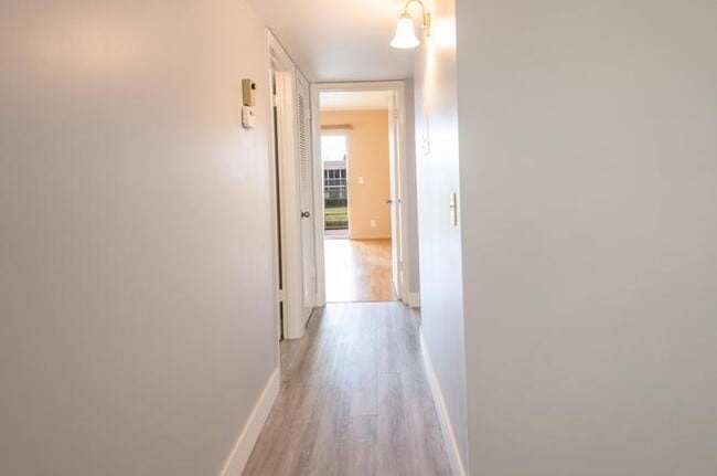 Building Photo - 428 Saxony Way