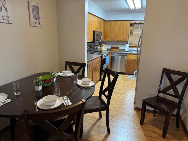 Building Photo - 202 NW Sharmin Dr