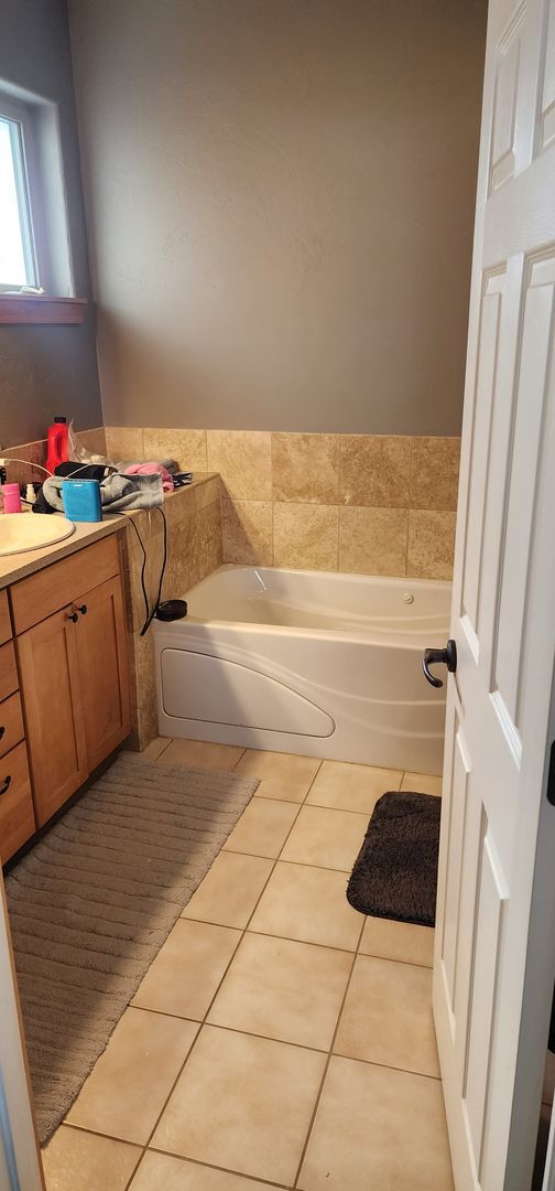 Building Photo - Cute Bungalow style home in Bozeman!