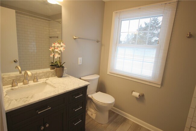 Building Photo - 16 Buchanan Rd