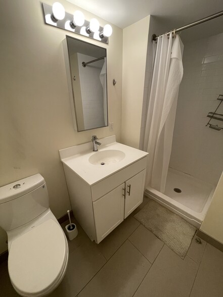 Building Photo - 17 Winter Pl