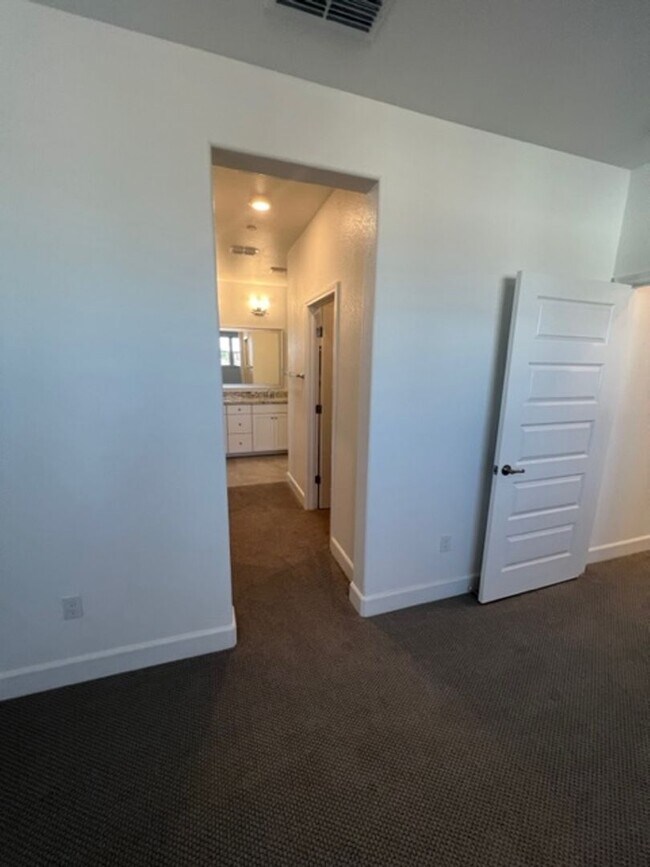 Building Photo - Newer Solar Home Walking Distance to Campus Oaks Shopping Center