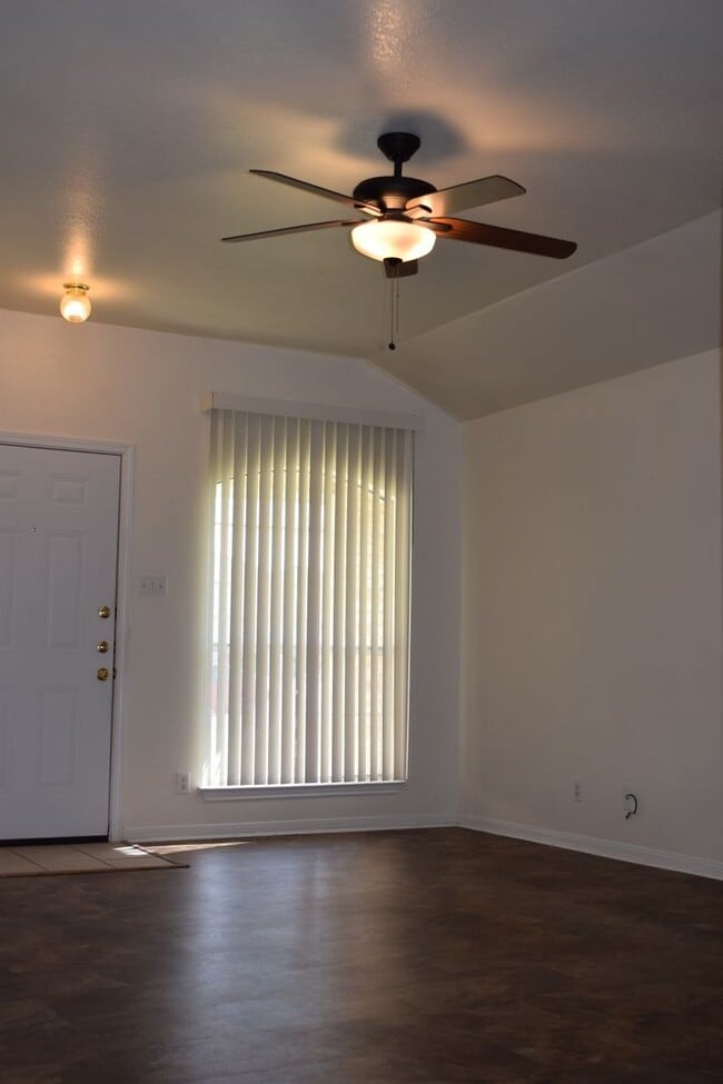 Building Photo - 2608Lucille