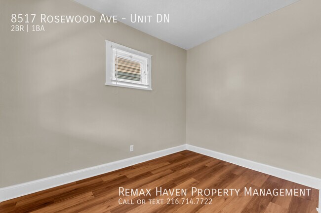Building Photo - 8517 Rosewood Ave