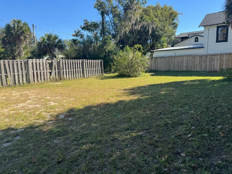 Building Photo - 812 SE 11th St