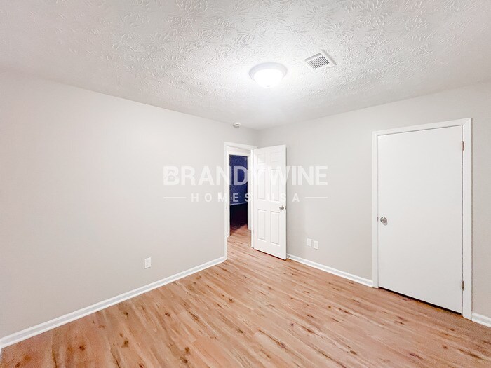 Building Photo - 5063 Springtree Ct