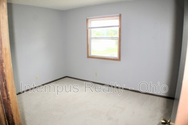 Building Photo - 716 W Light St