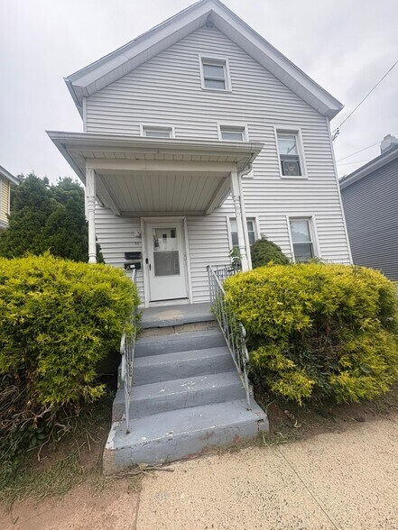 Building Photo - 63 Whiting St