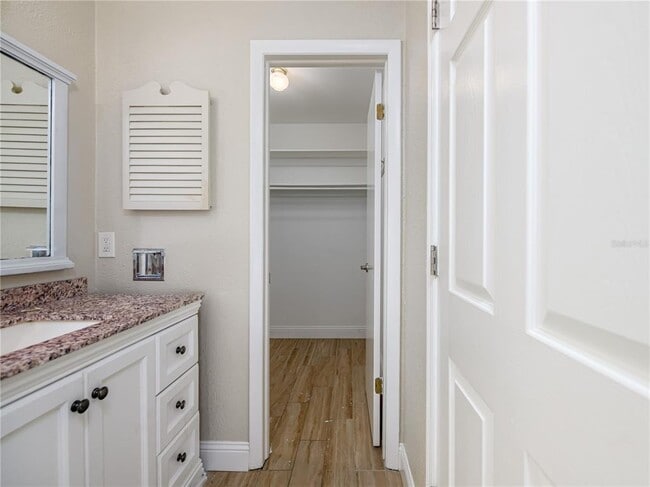Building Photo - 14605 Brentwood Ln