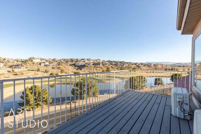 Building Photo - Spacious 3-Bedroom Walk-Out Basement Apartment in Desirable Bloomington Hills