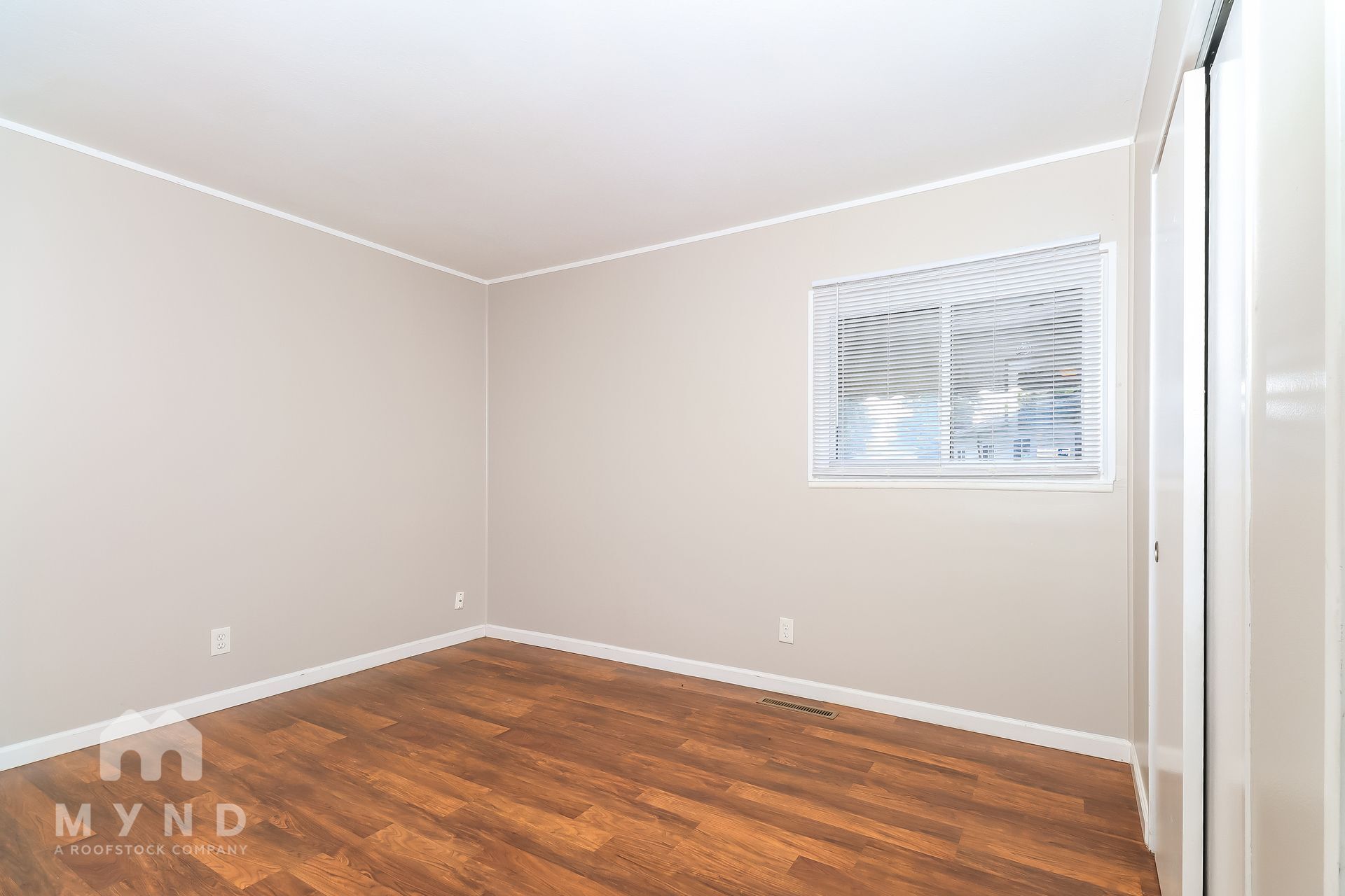 Building Photo - 3049 Bluefield Dr