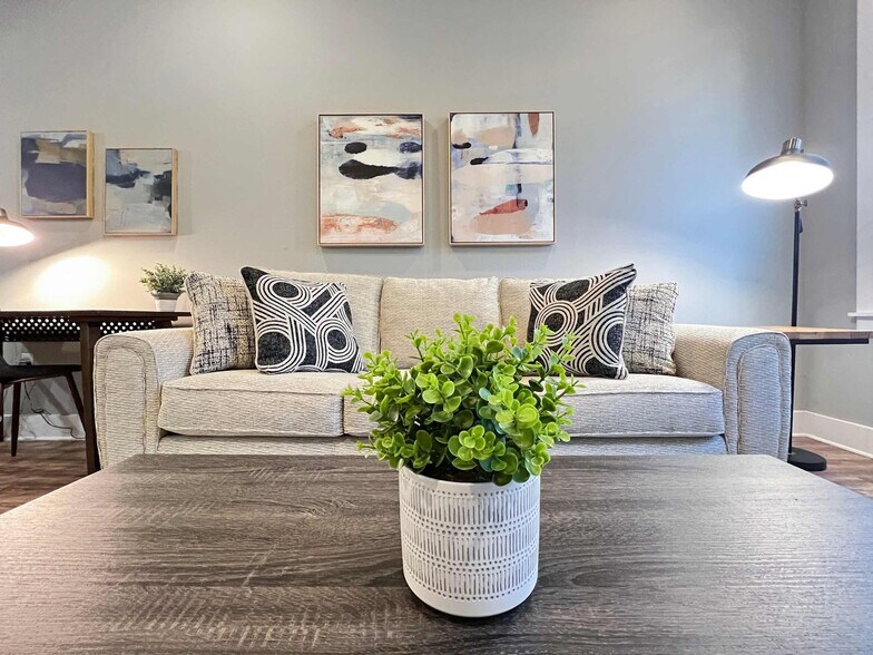 Building Photo - 4310 W Spruce St