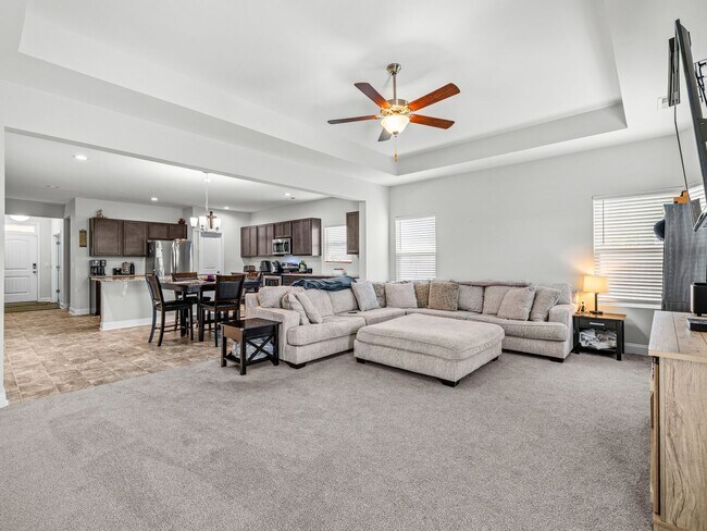 Building Photo - Towne Pointe Community