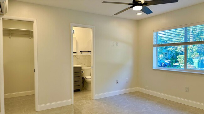 Building Photo - 1145 NE 17th Terrace