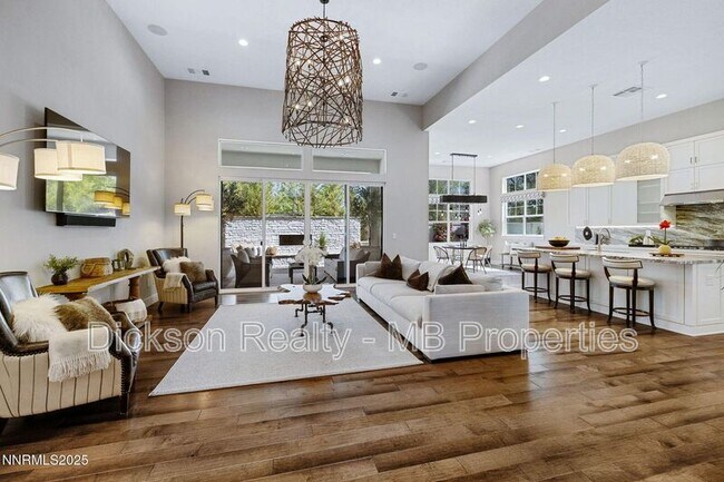 Building Photo - 709 W Pleasant Oak Trl