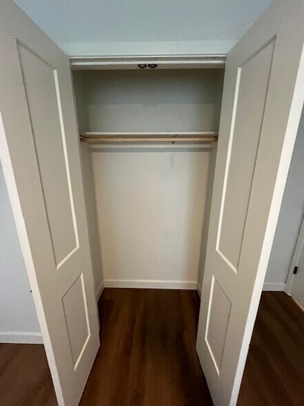 Building Photo - 2029 W Corvina Ave