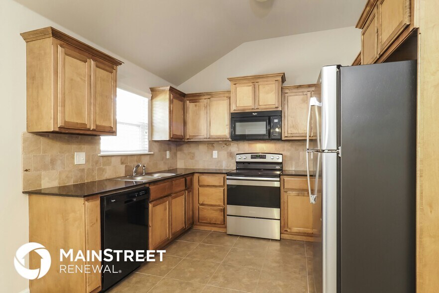 Building Photo - 5800 Marblewood Dr