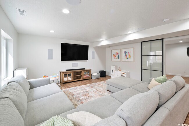 Building Photo - 6047 White Rock Rd