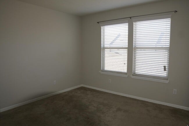 Building Photo - 5151 Caspian St