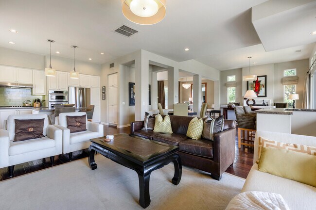 Building Photo - 761 Dove Run Cir