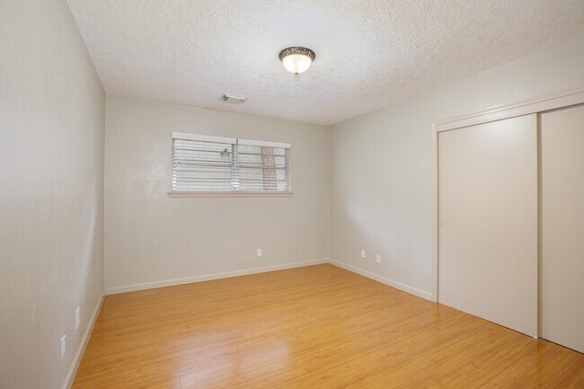 Building Photo - 10825 Long Shadow Ln