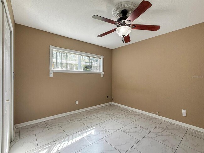 Building Photo - 117 Lake Roy Dr
