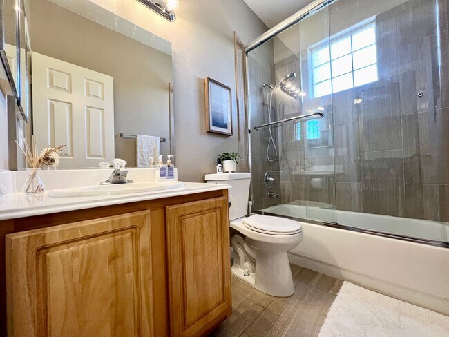 Building Photo - 3555 Meridale Dr