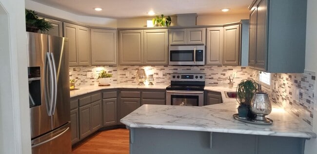 Building Photo - 4 Bedroom Available now in Meridian $500 m...