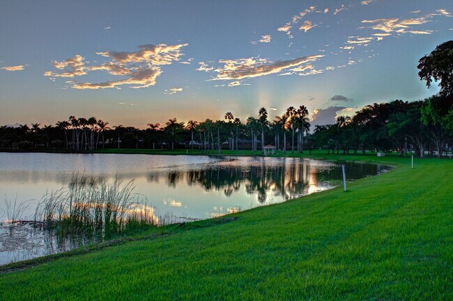Building Photo - Cutler Bay Townhouse