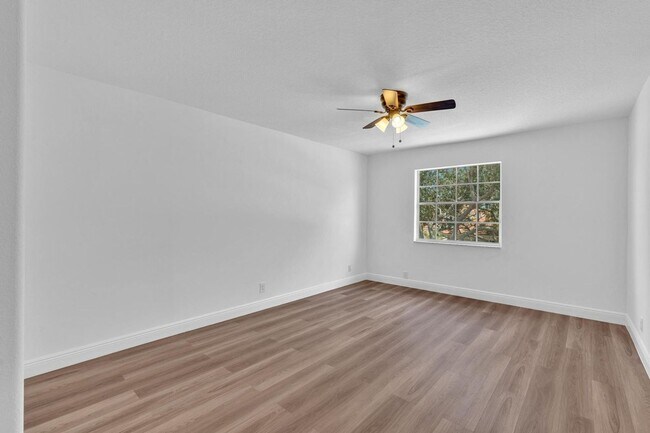 Building Photo - 36 Monterey Pointe Dr