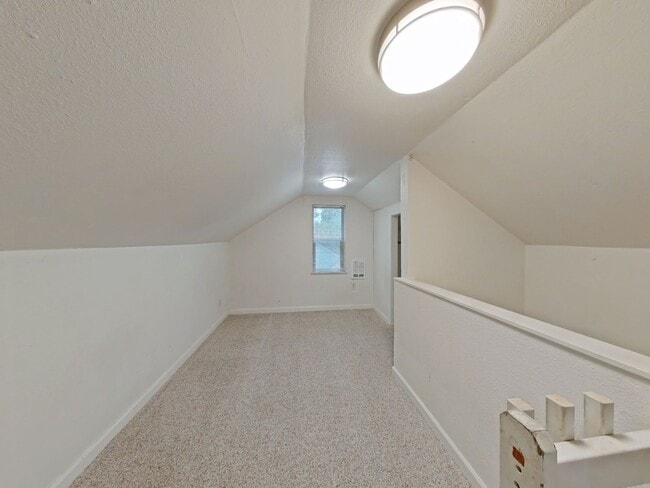 Building Photo - 3 Bedroom House  ~ Northern Corvallis