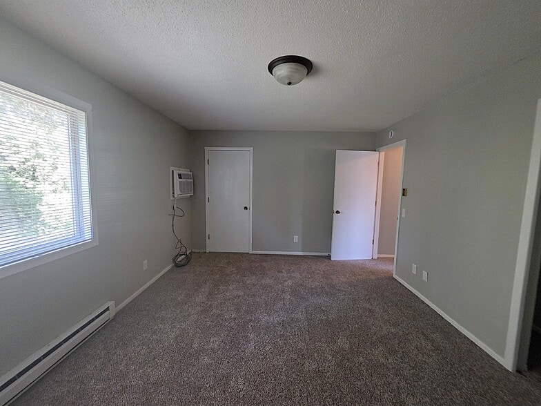 Building Photo - 333 Odanah Ave