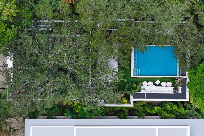 Building Photo - 3861 Kumquat Ave