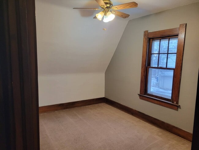 Building Photo - 621 Dearborn Ave