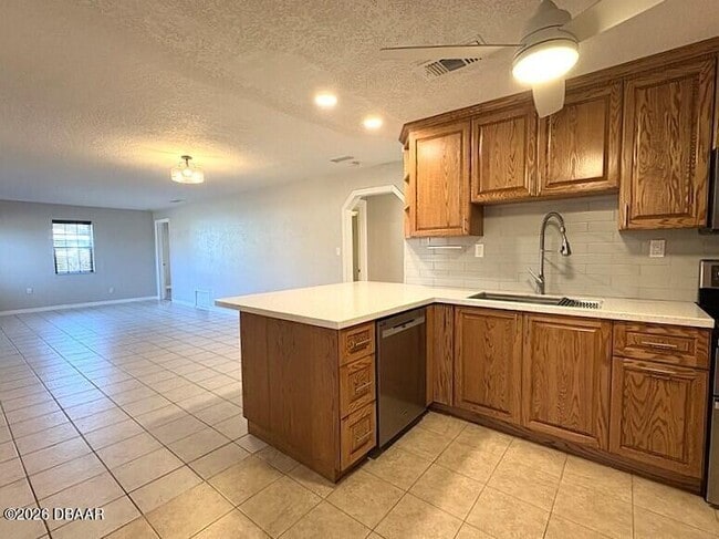 Building Photo - 2353 Florida Blvd