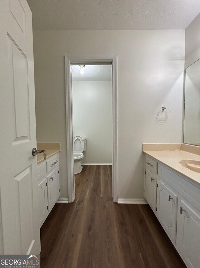 Building Photo - 2972 Hampton Pl