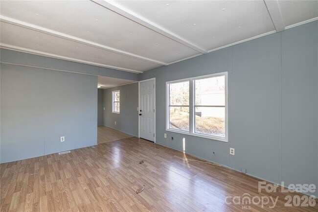 Building Photo - 126 Poe Dr